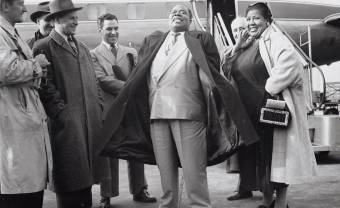 1956: Louis Armstrong lands in Ghana