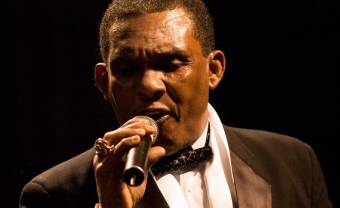 Ken Boothe chante le thème du Parrain en acoustique