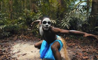 James BKS part en voyage identitaire dans son clip ‘Kwele’