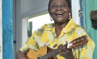 Calypso Rose reçoit le Grand Prix des Musiques du Monde de la SACEM