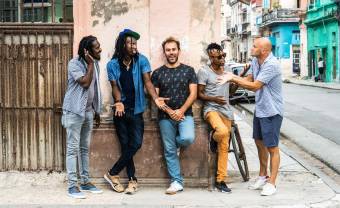 Jazz, rumba et orishas : le détonnant cocktail de Que Vola ?