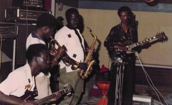 Ostinato Records sort les morceaux les plus psychédéliques du Star Band de Dakar