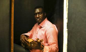Bassekou Kouyaté résiste. Son arme : le ngoni !