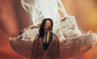 Maya Kamaty, suspendue entre les mondes