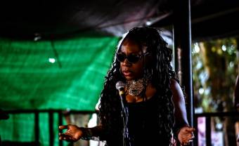 Tenesha The WordSmith, sage poétesse de la rue