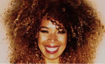 Flavia Coelho dévoile la vidéo de « DNA », premier extrait de son nouvel album