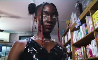 Santi et Kida Kudz dans l’effrayant clip de ‘Raw Dinner’