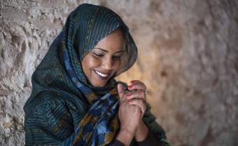 La chanteuse sahraouie Aziza Brahim annonce Sahari, nouvel album pimenté d&rsquo;électronique