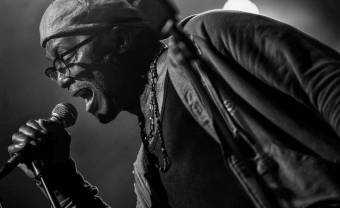 Avec le groupe Béliz, le Guadeloupéen Edmony Krater reprend son titre culte ‘Gwadloup’