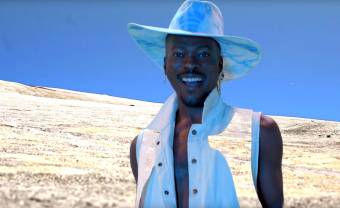 Pierre Kwenders met en image son titre-hommage à Douk Saga