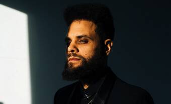 Kassa Overall dévoile un sublime morceau en collaboration avec Angela Davis