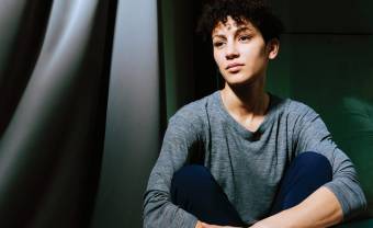 Deena Abdelwahed shares hypnotic music video for ‘Insaniyti’