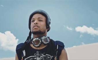 K.O et Sjava dans les hauteurs pour le clip de &lsquo;Flight School&rsquo;