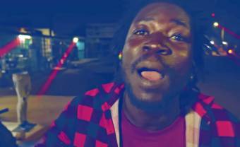 Joey le Soldat sillonne les routes en pleine nuit dans le clip de &lsquo;M&rsquo;Yaamdab&rsquo;