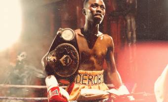 La nouvelle sensation du dancehall J.Derobie tout en puissance dans le clip de &lsquo;Back it&rsquo;