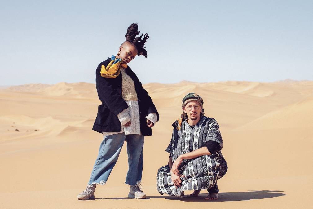 Buffering juju est un kaléidoscope d'identités sud-africaines, et le premier album de dumama+kechou