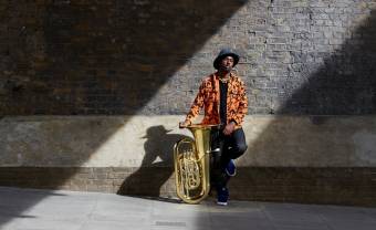 Theon Cross, nouveau souffle du jazz londonien