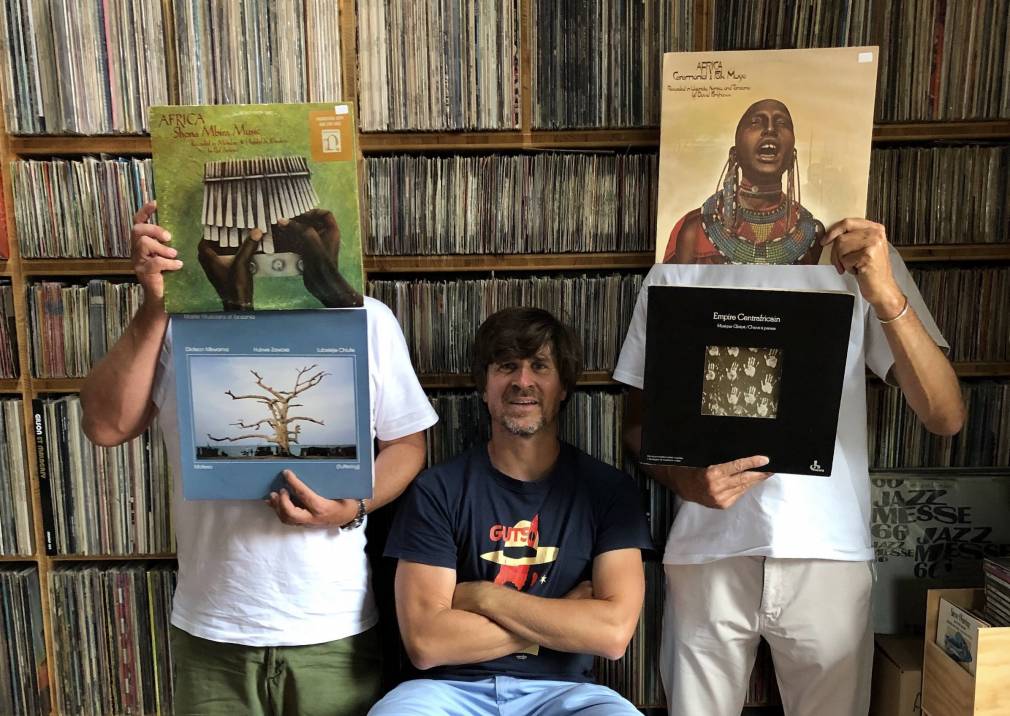 Dans les disques de Franck Descollonges : musique traditionnelle africaine