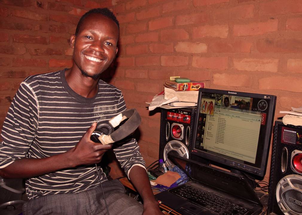 Le Malawite Andy One fait éclore son premier album chez 1000HZ