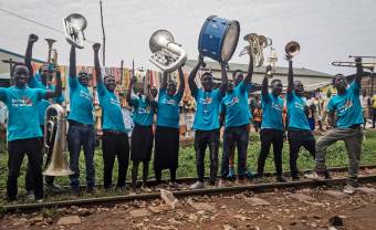 Un film sur le destin de 12 jeunes musiciens de Kampala