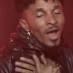 Robinio Mundibu garde la forme sur le clip « Tonight »
