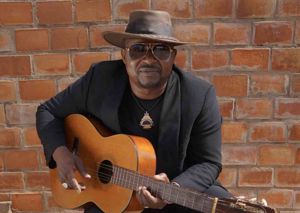 Samba Touré continue de nous charmer avec son nouvel album Binga