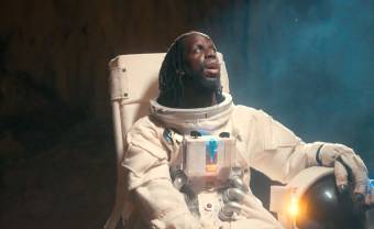 Youssoupha, « Astronaute » au cœur d’Abidjan dans son nouveau clip