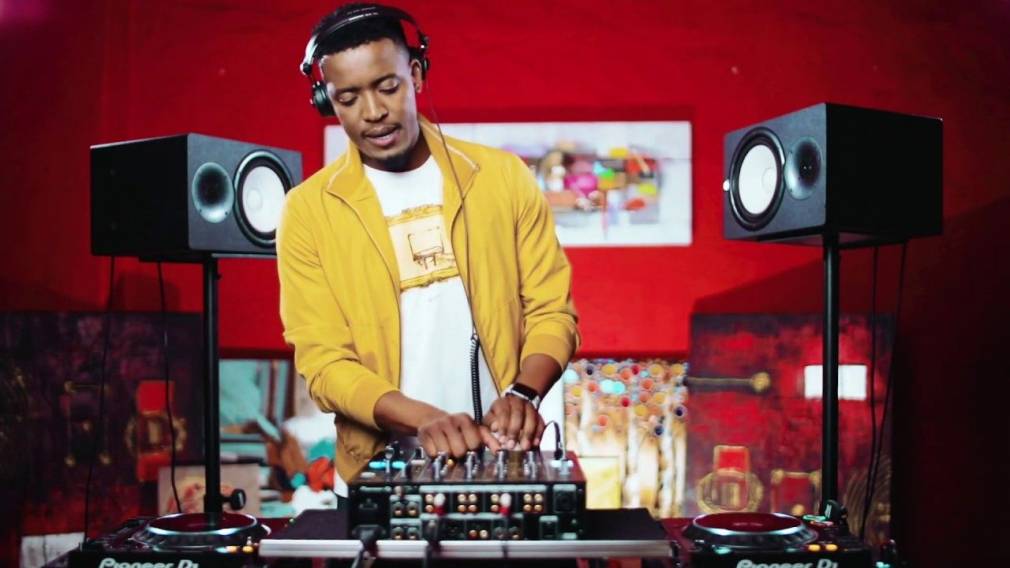 Sun El-Musician to play exclusive show on the Stageit platform