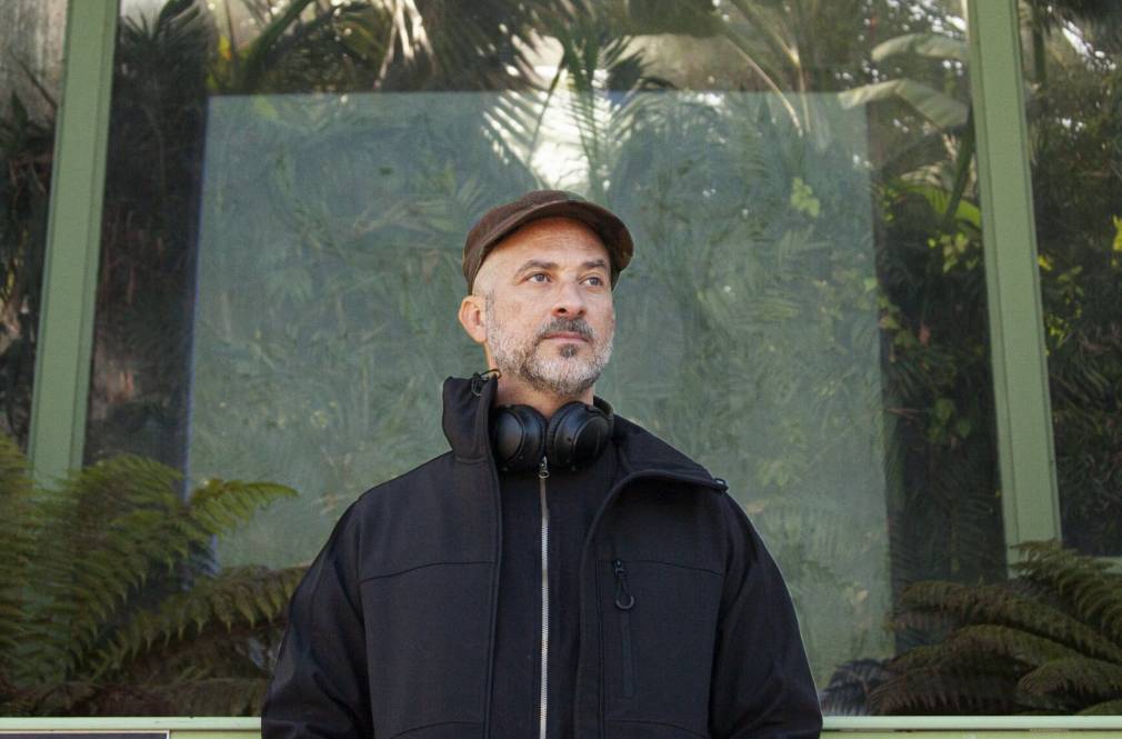 Mais Um revisits a Lucas Santtana classic