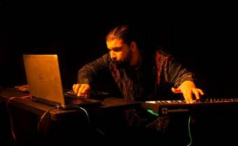 YUNIS, traditions synthétiques