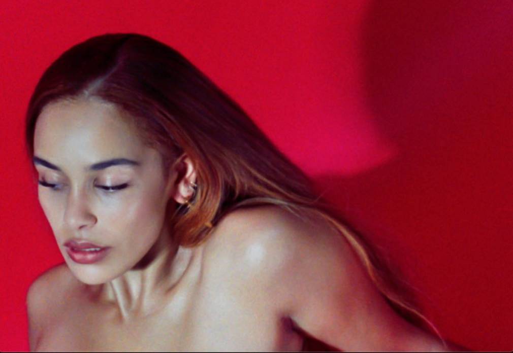 Jorja Smith mourns lost love on “Gone”