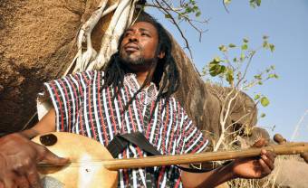 Le joueur de kologo Ayuune Sule sort le clip « Don’t Be Lazy »