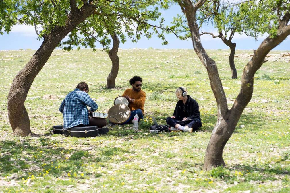 Faire danser les pierres à voile, avec le collectif tunisien Sailing Stones