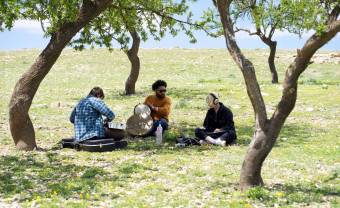 Faire danser les pierres à voile, avec le collectif tunisien Sailing Stones