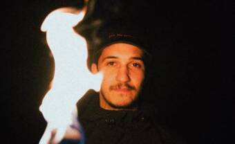 Mesqit visite l’au-delà sur son EP Coffin Sounds
