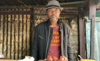 Love Lokombe de KOKOKO! présente son « Dindon »