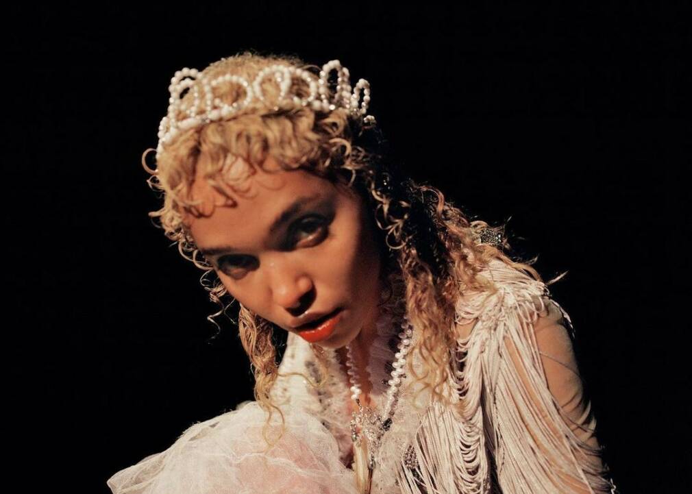 FKA twigs set to release new mixtape CAPRISONGS