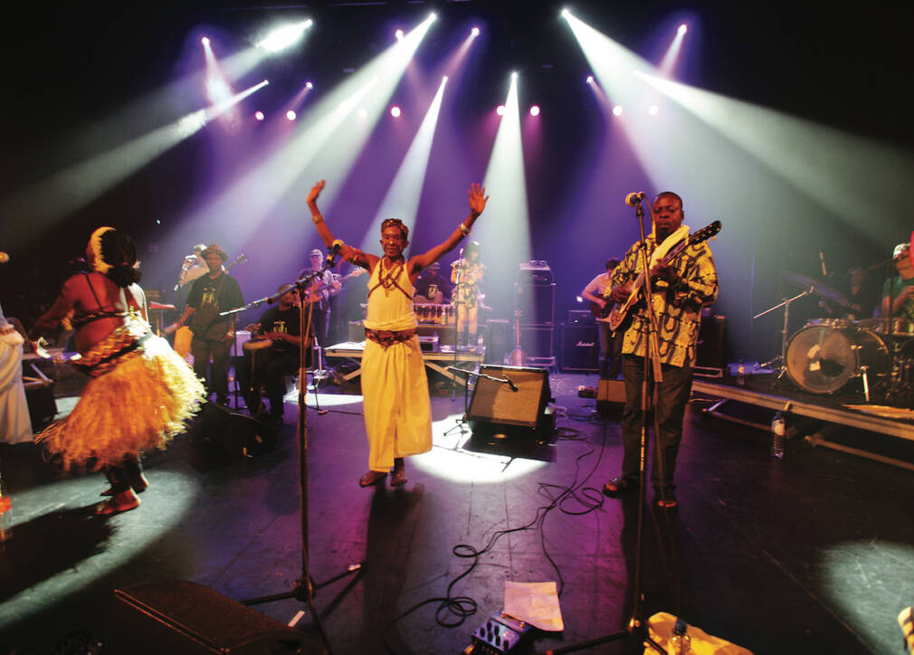Congotronics International annonce un premier album globe‑trotteur