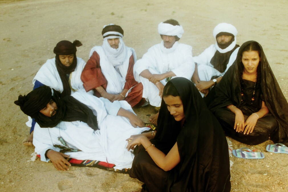 Tinariwen, souvenirs de Radio Tisdas avec Justin Adams