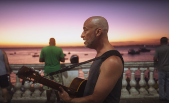PAM présente le documentaire : Lucas Santtana, le paradis (c’est ici)